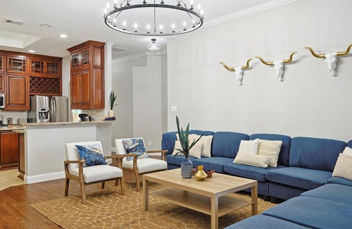 Corinth House | 5BD,2BA w Backyard Oasis, Pool, Jacuzzi, Firepit