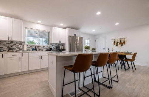 Thornton House | 5BD - Game Room - Backyard & BBQ - 20 Mins to DEN