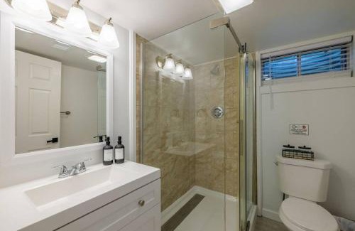 Thornton House | 5BD - Game Room - Backyard & BBQ - 20 Mins to DEN