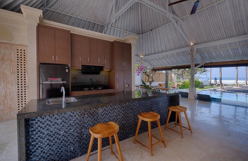 Saba Villa | 5BR Beachfront Villa In Sabah Beach - 6Min Drive To Bali Safari And Marine Park!