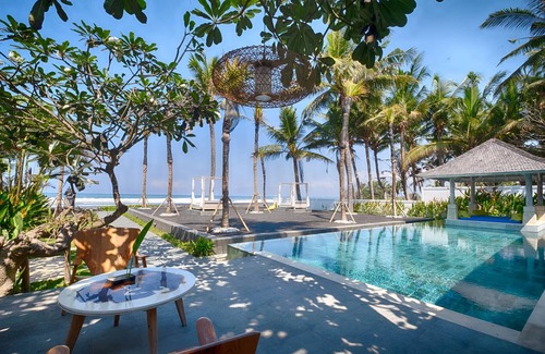 Saba Villa | 5BR Beachfront Villa In Sabah Beach - 6Min Drive To Bali Safari And Marine Park!