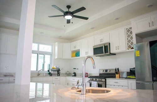 Whitehouse Villa | 5BR Oceanfront Villa w/Staff-WV