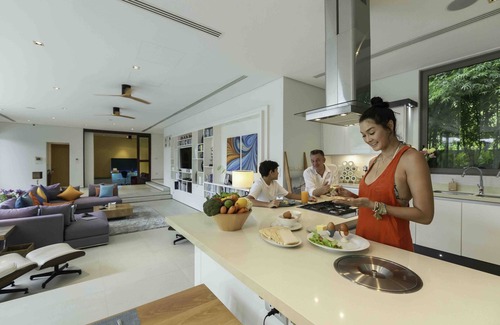 Ban Na Faek Villa | 5BR Villa White Skies, Sleep 10, Breakfast, Staff