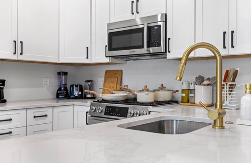 Columbus Park - Andrew Square Apartment | 5BR3B Lux Home Walk to Subway Near Downtown