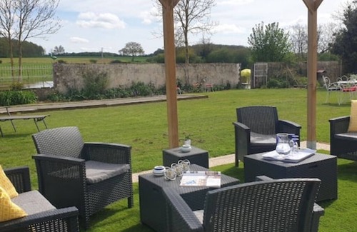 Belhomert-Guehouville House | 5min Town, Nature and Waterside in Perche