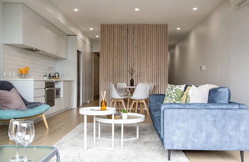 Grey Lynn Apartment | ⭐️ 5min Walk to Ponsonby Rd | Solara by Homello ⭐️
