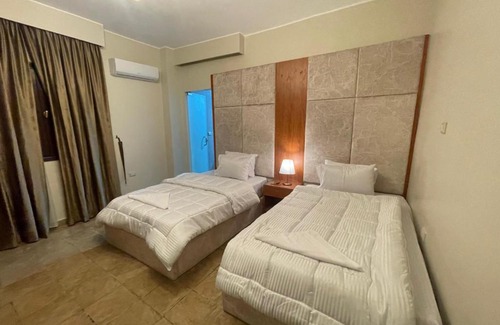 Al Haram House | 5olima Pyramids House