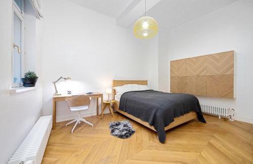 Old Town Apartment | 5Stories Luxury Space in Old Town with Care