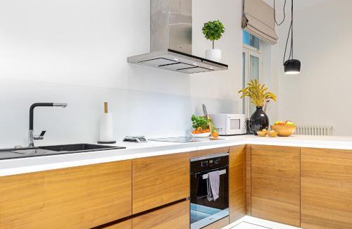 Old Town Apartment | 5Stories Luxury Space in Old Town with Care