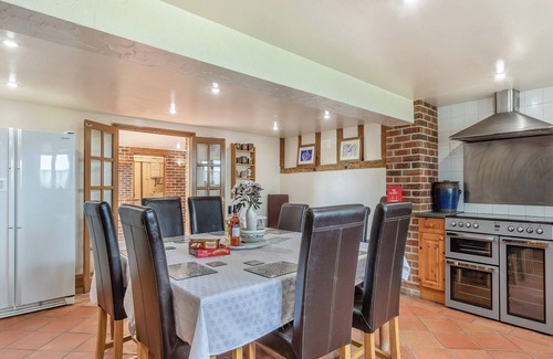 Stowmarket Cottage | 6 bedroom accommodation in Creeting St Peter, near Stowmarket