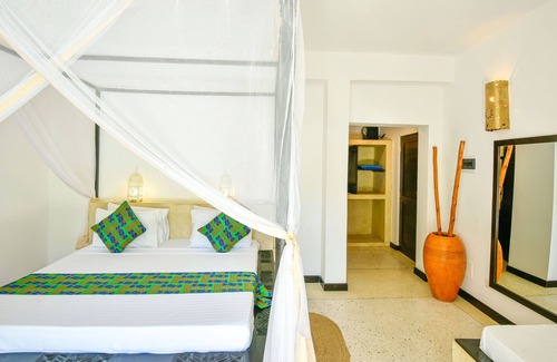 Jambiani Bed & Breakfast | 6-BEDROOMS POOL VILLA in JAMBIANI