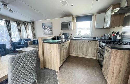 Wells-next-the-Sea House | 6 berth caravan with WiFi at Wells-next-the-Sea in Norfolk ref 72032T
