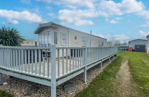 Wells-next-the-Sea House | 6 berth caravan with WiFi at Wells-next-the-Sea in Norfolk ref 72032T