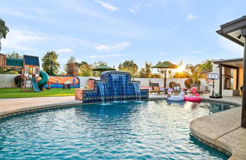 Shea North Estates House | 6 BR w Sport Court Pool Playground Hot Tub Arcade