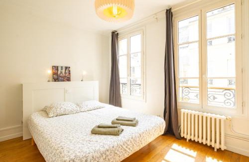 Notre-Dame-des-Champs Apartment | 6 Guests Flat - Montparnasse