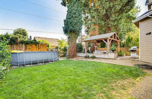 Central Oregon House | 6 Mi to Autzen Stadium Family Home with Hot Tub!