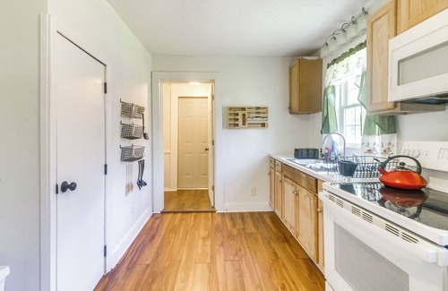 Kings Mountain House | 6 Mi to Crowders Mountain: Peaceful Home w/Porch