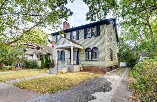 Waukegan House | 6 Mi to Naval Base Spacious Waukegan Home with Yard