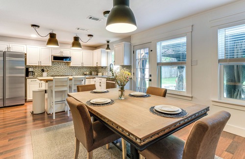 College Park House | 6 Mi to Northshore Park: Family Home w/Pool!