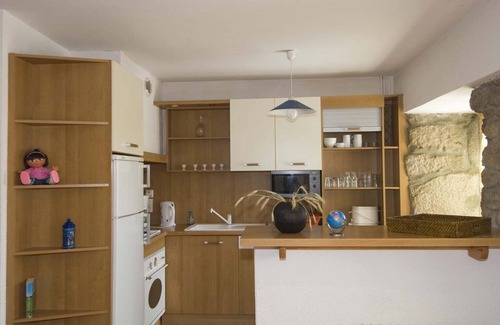 Saint-Leger-de-Peyre House | 6-person gîte with terrace in a traditional village in the Parc des Loups