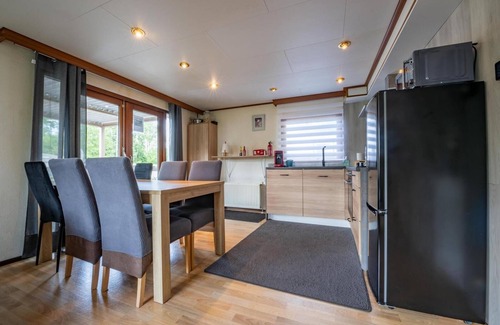 Hoek House | 6-person holiday chalet in a child-friendly park in Hoek