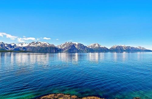 Lyngen House | 6 person holiday home in Olderdalen