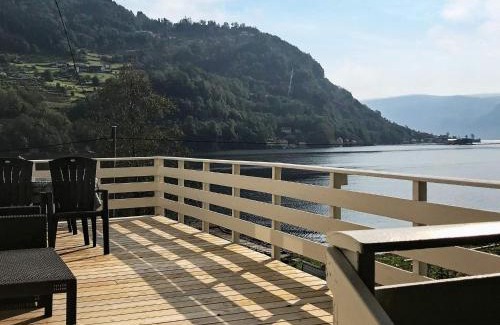 Kvam House | 6 person holiday home in øystese