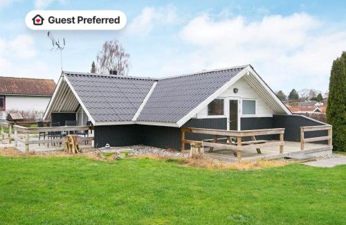 Hejlsminde Strand House | 6 person holiday home in Hejls