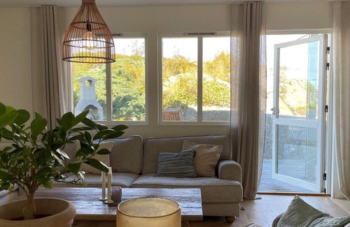 Hono House | 6 person holiday home in Hönö