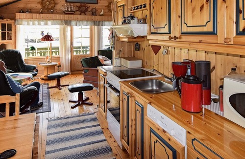 Kvaefjord Municipality House | 6 person holiday home in BORKENES-By Traum