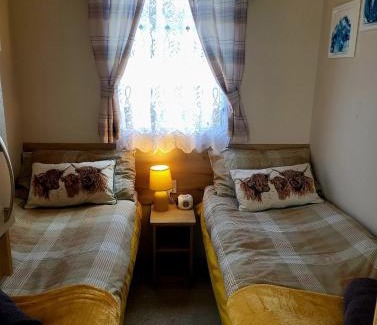 Prestonpans Resort | 61 St Andrew's 3 bedroom Cozy Caravan near Edinburgh Seton Sands Holiday Village