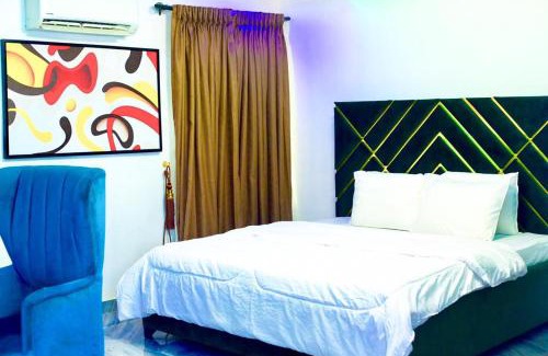 Ojokoro Hotel | 645 Hotel and Suit