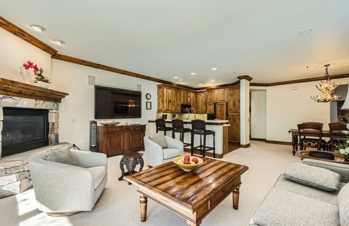 Edwards Condo | 663 Sawatch Drive, Arrowhead Lariat D3 - Walk to Arrowbahn Lift, Pool, Hot Tubs, Golf, and Tennis