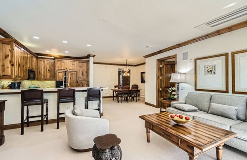 Edwards Condo | 663 Sawatch Drive, Arrowhead Lariat D3 - Walk to Arrowbahn Lift, Pool, Hot Tubs, Golf, and Tennis