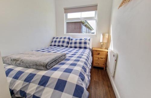 Stalham Ski Chalet | 67 Broadside Holiday Chalet near Broads & Beaches