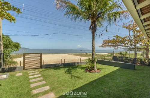 Zimbros House | 6BR Beachfront Home in Bombinhas ABM0101
