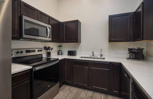 Moab South Valley Apartment | 6K Top Floor Moab RedCliff Condo, POOL & HOT TUB