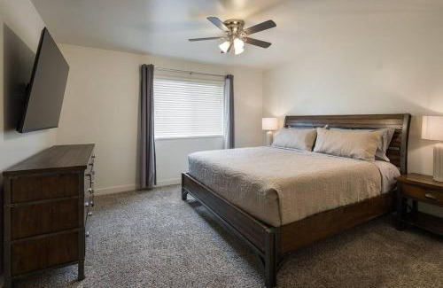 Moab South Valley Apartment | 6K Top Floor Moab RedCliff Condo, POOL & HOT TUB