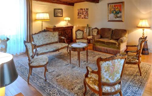 Charlieu House | 7 Bedroom Awesome Home In Charlieu