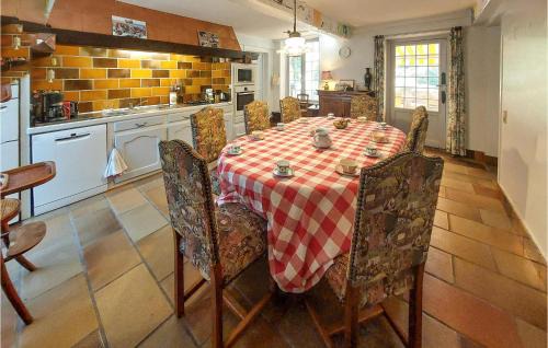 Charlieu House | 7 Bedroom Awesome Home In Charlieu