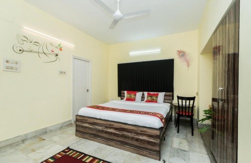 Sector II House | 7 DIV GUEST HOUSE
