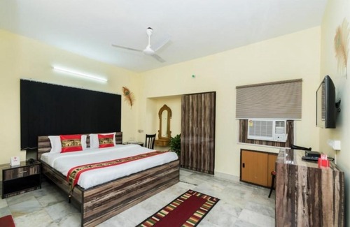 Sector II House | 7 DIV GUEST HOUSE