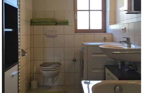 Grunlichtenberg mit Hockendorf Apartment | 70 sqm apartment on the Alpakahof Gaias garden