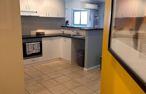 East Perth Apartment | 73 Peaceful &Private 2BR Parkng