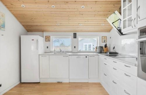 Bog By House | 7349-Bogo-By-Kvaernen-49