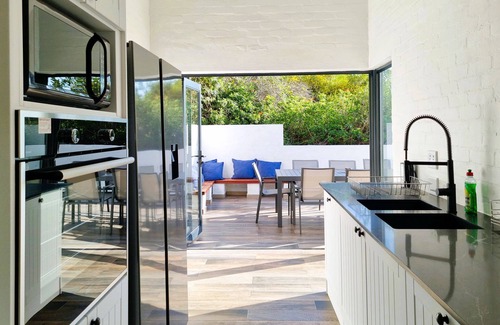 Mountainside House | '75Protea' - 4 Bedroom Vacation home with Private Pool and Fantastic Views