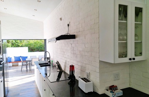 Mountainside House | '75Protea' - 4 Bedroom Vacation home with Private Pool and Fantastic Views