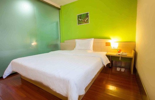 Chaoyang Hotel | 7Days Inn Beijing Sihui East Metro Station No.1