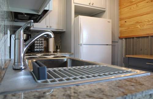 Riesel House | 7Js Waco Western Club - Privacy, View, Pool & Hot Tub