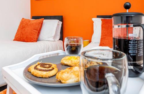 Basingstoke House | 8 Beds, 3baths Perfect For Contractors & Teams